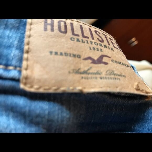 Hollister Jeans with Holes Distressed Straight Leg Size 5R - Picture 4 of 9